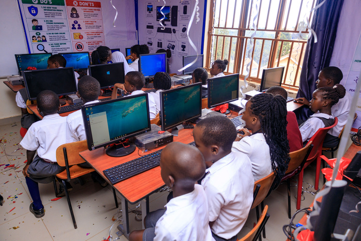 Children using computers in lab